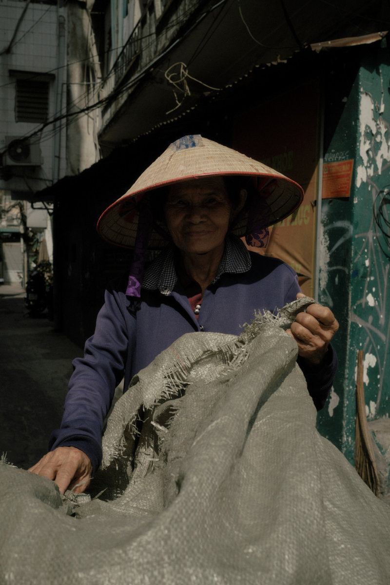 Việt Nam - Hello, I am Barnie.